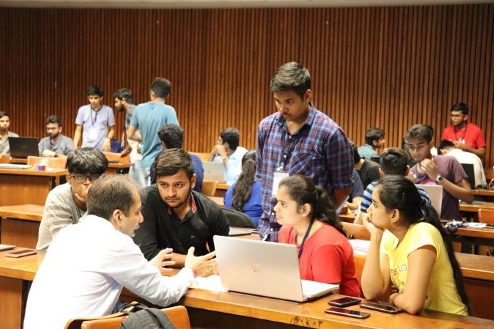 lets-hack-hackathon17.jpg